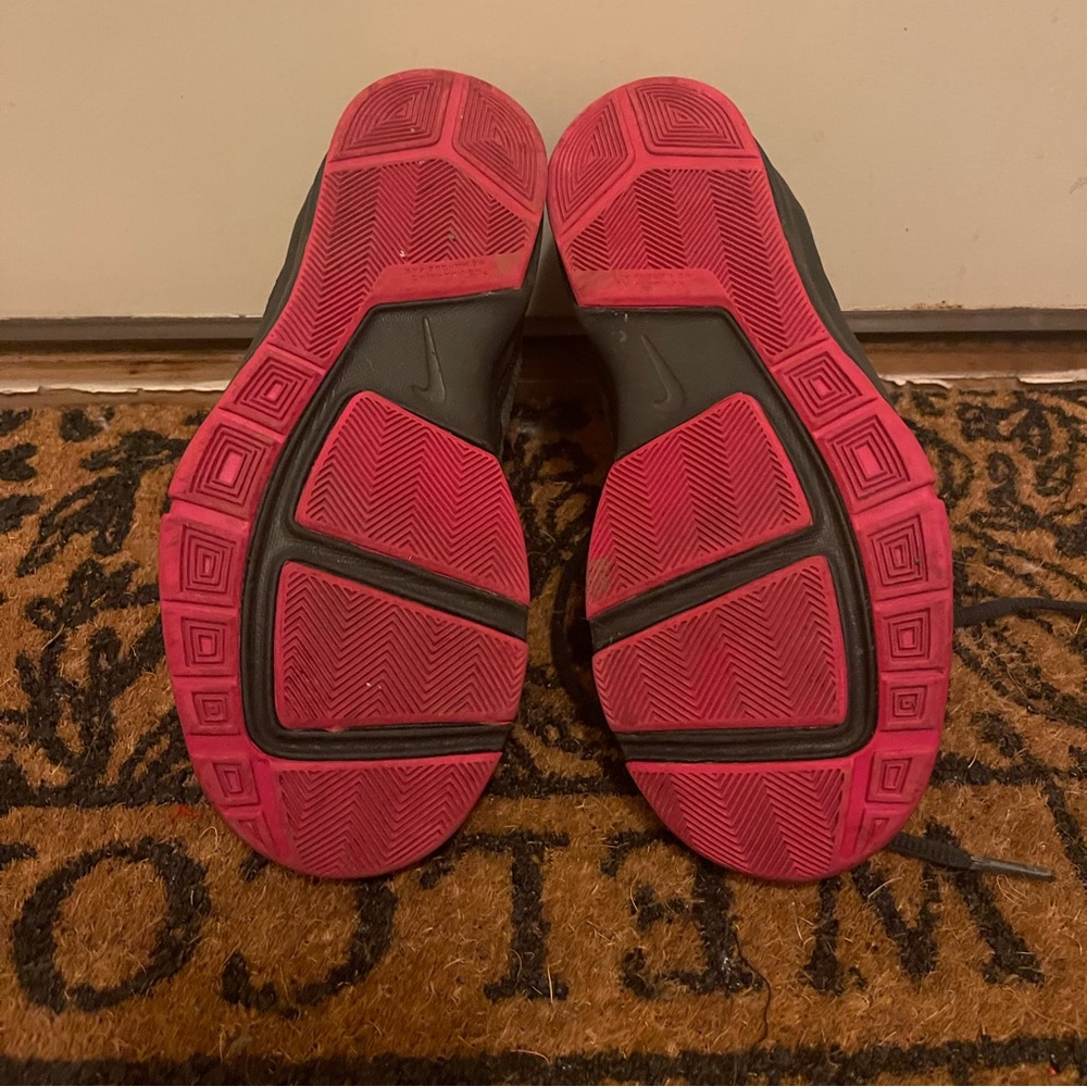 Nike girls basketball shoes - size 4